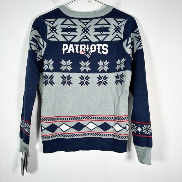 NFL Team Apparel Women’s NWT Size Medium New England Patriots Holiday Sweater - Picture 3 of 8